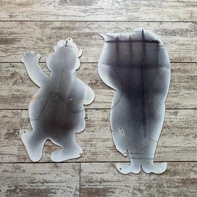 2 METAL SIGNS (1)