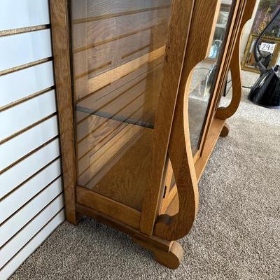 ANTIQUE DISPLAY/CURIO CABINET