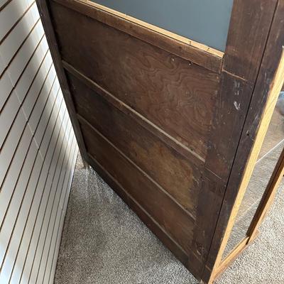 ANTIQUE DISPLAY/CURIO CABINET
