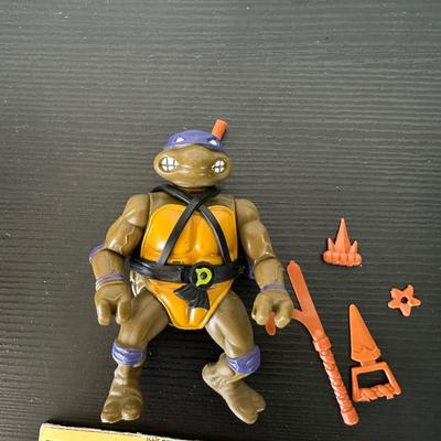 TMNT "DONATELLO" & MICHELANGELO" ACTION FIGURES