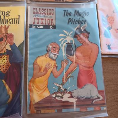 7 CLASSICS JUNIOR VINTAGE COMIC BOOKS