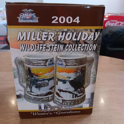 MILLER 2004 MILLER HOLIDAY & BUDWEISER BEER STEIN W/PEWTER TOP