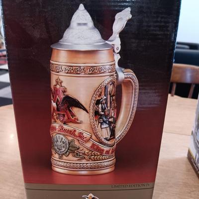 MILLER 2004 MILLER HOLIDAY & BUDWEISER BEER STEIN W/PEWTER TOP