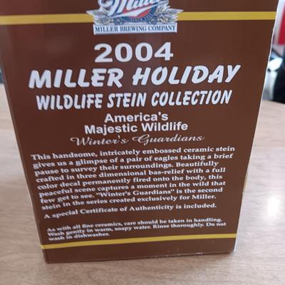 MILLER 2004 MILLER HOLIDAY & BUDWEISER BEER STEIN W/PEWTER TOP