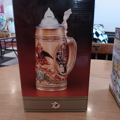 MILLER 2004 MILLER HOLIDAY & BUDWEISER BEER STEIN W/PEWTER TOP