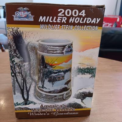 MILLER 2004 MILLER HOLIDAY & BUDWEISER BEER STEIN W/PEWTER TOP