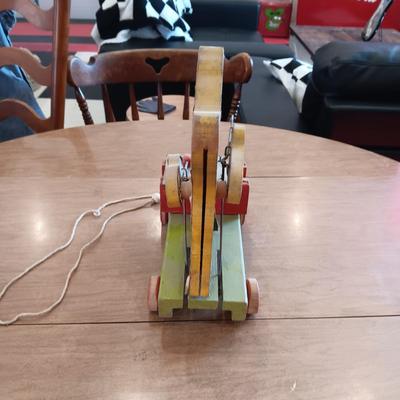 DUMBO MUSICAL PULL TOY
