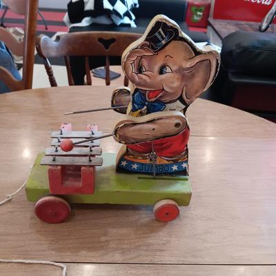 DUMBO MUSICAL PULL TOY