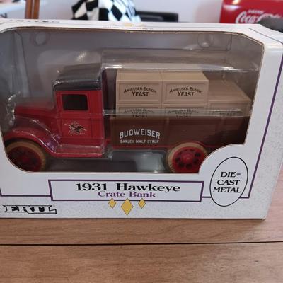 ERTL DIE-CAST 1931 HAWKEYE CRATE BANK