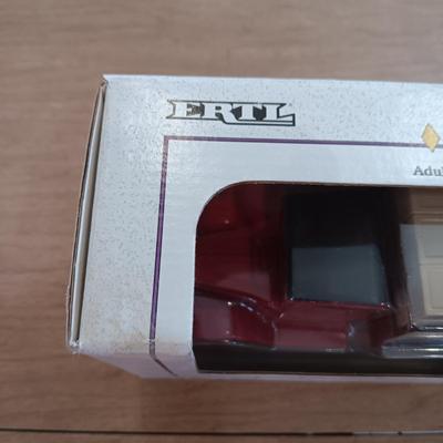 ERTL DIE-CAST 1931 HAWKEYE CRATE BANK