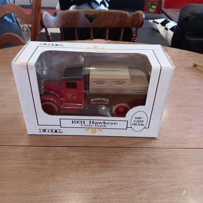 ERTL DIE-CAST 1931 HAWKEYE CRATE BANK