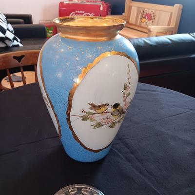 HAND PAINTED VASE AND GLASS FROG