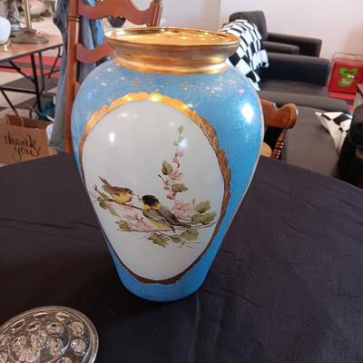 HAND PAINTED VASE AND GLASS FROG
