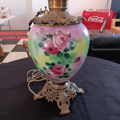 BEAUTIFUL HAND PAINTED GLASS GLOBE OIL LAMP CONVERTED TO ELECTRIC