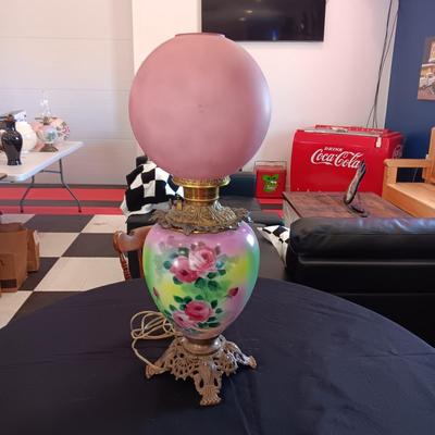 BEAUTIFUL HAND PAINTED GLASS GLOBE OIL LAMP CONVERTED TO ELECTRIC