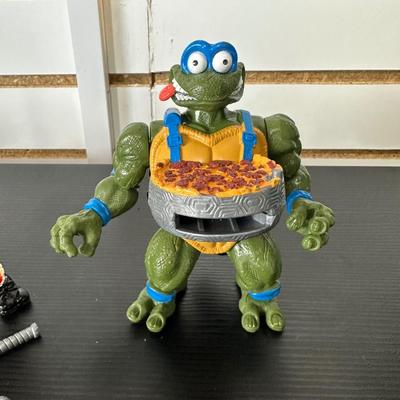 VINTAGE NINJA TURTLE ACTION FIGURES