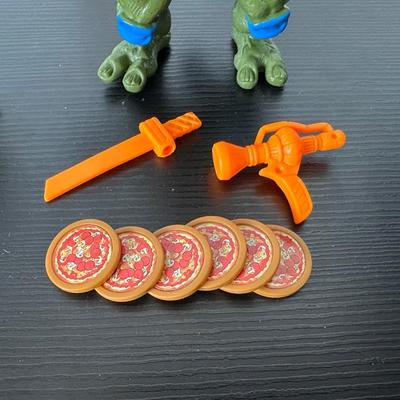 VINTAGE NINJA TURTLE ACTION FIGURES