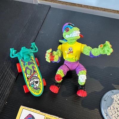 VINTAGE NINJA TURTLE ACTION FIGURES
