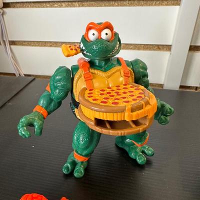 NINJA TURTLE ACTION FIGURES