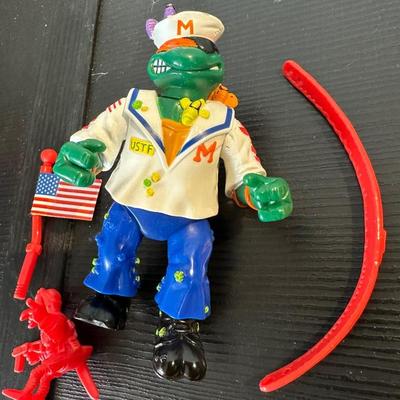 NINJA TURTLE ACTION FIGURES