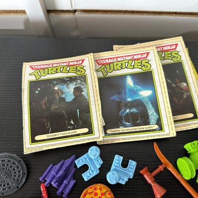 NINJA TURTLE ACTION FIGURES