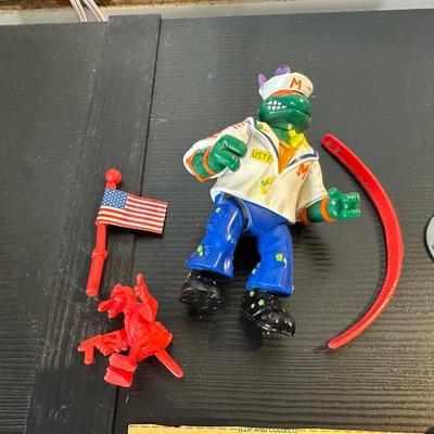 NINJA TURTLE ACTION FIGURES