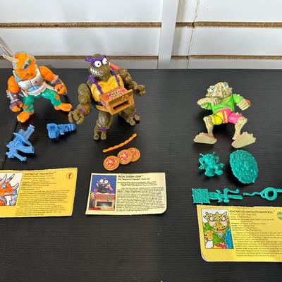 NINJA TURTLE ACTION FIGURES