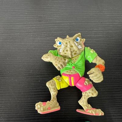 NINJA TURTLE ACTION FIGURES