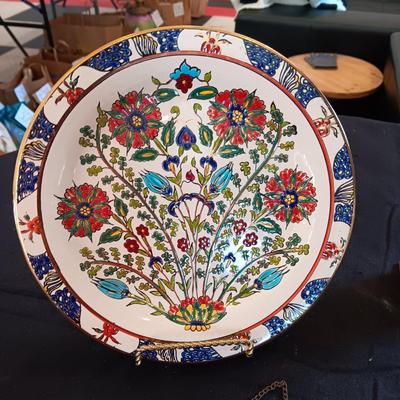 MISC DECOR AND COLLECTIBLES