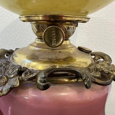 BEAUTIFUL HAND PAINTED PARLOR LAMP