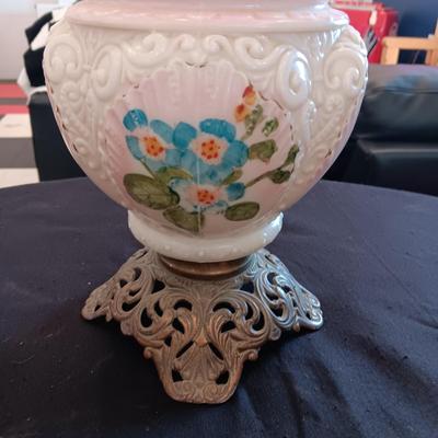 EXTRA GLASS GLOBES AND PARTIAL LAMP