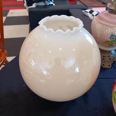 EXTRA GLASS GLOBES AND PARTIAL LAMP