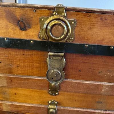 ANTIQUE WOODEN TRUNK