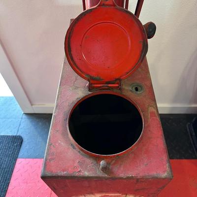 MOBIL OIL ARCTIC HIGHBOY OIL TANK AND PUMP DISPENSING SYSTEM