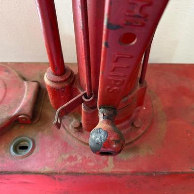 MOBIL OIL ARCTIC HIGHBOY OIL TANK AND PUMP DISPENSING SYSTEM