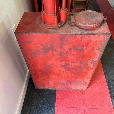 MOBIL OIL ARCTIC HIGHBOY OIL TANK AND PUMP DISPENSING SYSTEM