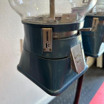 TRIPLE PENNY CANDY MACHINE WITH KEY