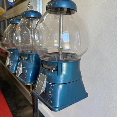 TRIPLE PENNY CANDY MACHINE WITH KEY