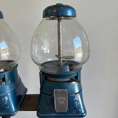 TRIPLE PENNY CANDY MACHINE WITH KEY