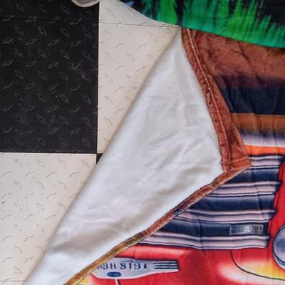2 SUPER SOFT THROW BLANKETS