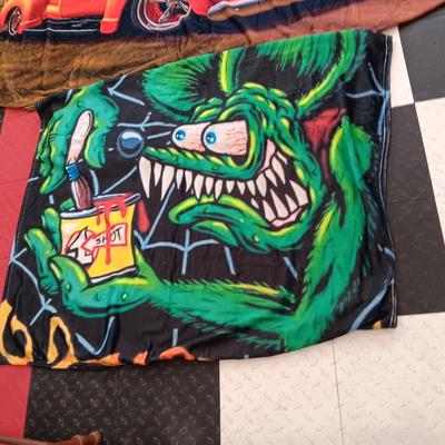 2 SUPER SOFT THROW BLANKETS