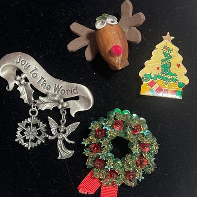 Assorted Christmas pins