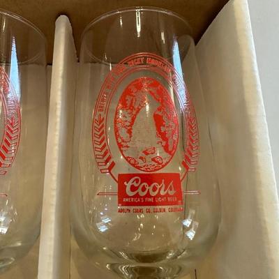LED/NEON "IT'S 5:00 SOMEWHERE" SIGN, COORS STEMMED BEER GLASSES AND AMBER GLASS ASHTRAY
