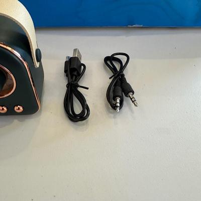 MAGNAVOX COMBO VHS/DVD PLAYER, TELEPHONE AND A SMALL BLUETOOTH RADIO