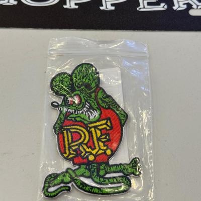 1955 CHEVY WAGON RADIO, RAT FINK LICENSE PLATE AND SEW/IRON ON PATCH