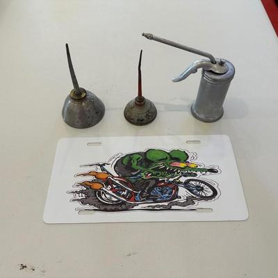 VINTAGE OIL CANS AND RAT FINK LICENSE PLATE