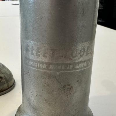 VINTAGE OIL CANS AND RAT FINK LICENSE PLATE