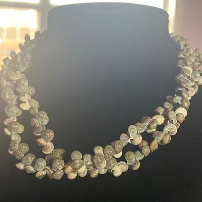 Mini shell necklace