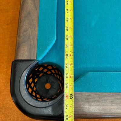 Brunswick Monarch Pool Table w/ Cues. *Read description before bidding
