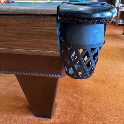 Brunswick Monarch Pool Table w/ Cues. *Read description before bidding